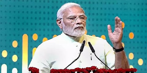 18 மாதங்களில் 10 லட்சம் பணியிடங்களை நிரப்புங்கள் - பிரதமர் நரேந்திர மோடி உத்தரவு