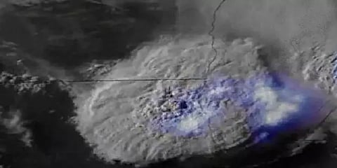 சிகாகோவில் உருவான சூறாவளி - சமூக ஊடகங்களில் புயலை கிளப்பிய செயற்கைக்கோள் வீடியோ