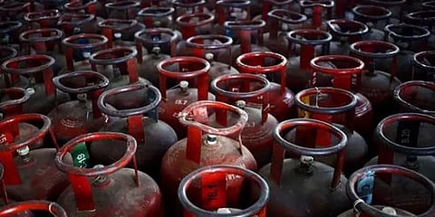 உயர்கிறது புதிய சமையல் எரிவாயு இணைப்புக்கான காப்புத்தொகை!