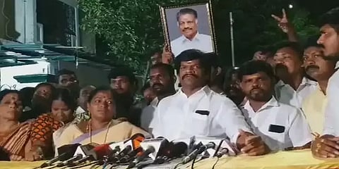 3 மாதங்களுக்கு ஒருமுறை அதிமுக சட்டத்தை மாற்ற முடியாது - கொளத்தூர் கிருஷ்ணமூர்த்தி