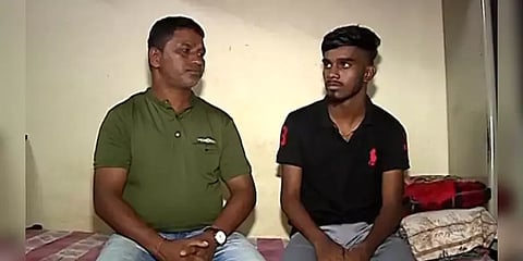 படிப்பில் ஆர்வம்! 10 ஆம் வகுப்பு பொதுத்தேர்வில் மகன் தோல்வி! ஆனால் தந்தை தேர்ச்சி!