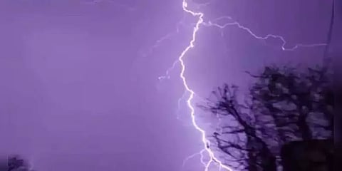 பீகார் மாநிலத்தில் ஒரே நாளில் மின்னல் தாக்கி 17 பேர் பலி!