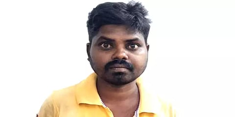 அரியலூர்: மதுபாட்டில்களை பதுக்கி வைத்து விற்பனை செய்ததாக பெண் உட்பட இருவர் கைது