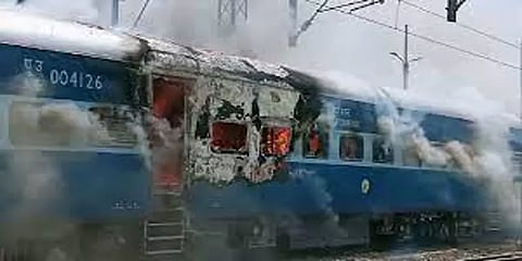 அக்னிபாத் திட்ட எதிர்ப்பு போராட்டம்: ரயில்வே துறைக்கு ரூ.700 கோடி இழப்பு