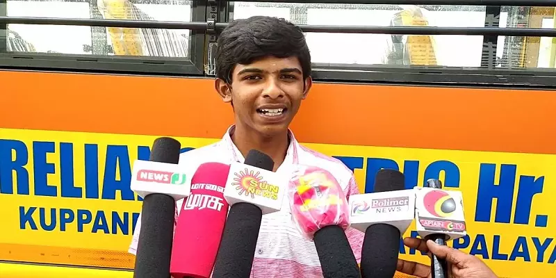 தமிழகத்திலேயே முதன்முதலாக தமிழில் 100/100 மதிப்பெண் பெற்ற 12ம் வகுப்பு மாணவன்!