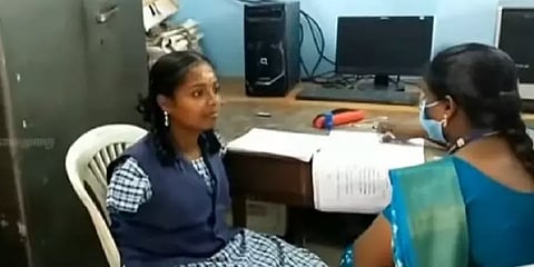 கைகள் இல்லை... தன்னம்பிக்’கை’ மட்டும்தான் - +2 தேர்வில் தேர்ச்சிபெற்ற கைவிடப்பட்ட மாணவி!