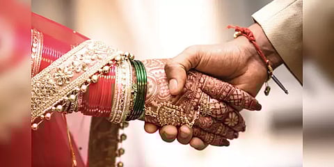 பேண்ட் வாத்திய கட்டணத்தை யார் கொடுக்கறது? திருமணத்தை நிறுத்திய மாப்பிள்ளை