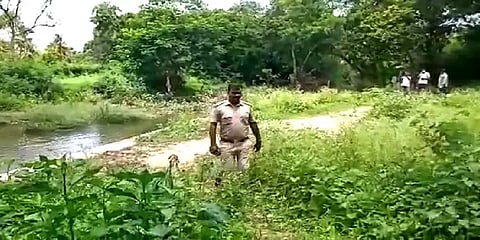 காதலியை கொன்று புதைத்துவிட்டு அருகிலேயே தூக்கில் தொங்கிய காதலன்.. கர்நாடகாவில் பரபரப்பு