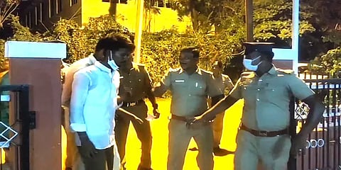 தனியார் நிறுவனத்தில் வேலை வாங்கித் தருவதாக மோசடி – தம்பதியர் உட்பட 5 பேர் கைது