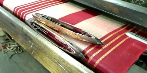 நூல் விலை உயர்வை திரும்பப்பெற வலியுறுத்தி 19-வது நாளாக போராட்டம்- இழப்பு எவ்வளவு தெரியுமா?