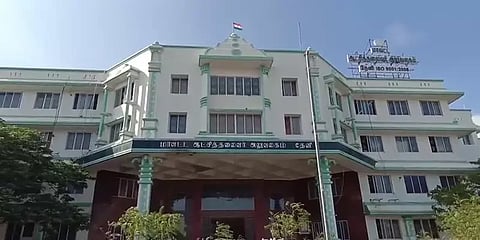 தேனி: அரசு அதிகாரியை கொல்ல முயன்ற இளநிலை உதவியாளர் மீது பாய்ந்த குண்டர் சட்டம்