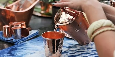 தாமிரப் பாத்திரங்களில் தண்ணீர் குடிப்பதால் என்ன நன்மை?