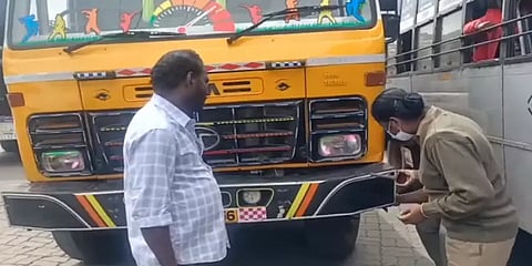 `லஞ்சம் வாங்கிட்டுதானே செய்றீங்க...' வாகன ஆய்வாளரை தரக்குறைவாக பேசிய லாரி ஓட்டுநர் கைது