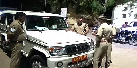 குடும்ப பிரச்னை காரணமாக மாமாவை வெட்டிக்கொன்ற மச்சான்கள்