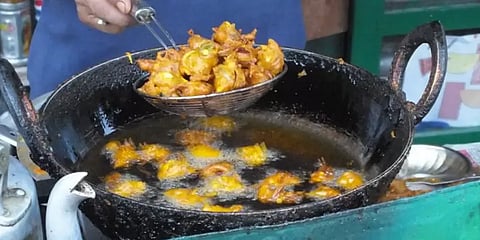 `10-ல் 1 தெருவோரக்கடையில் ஒரே சமையல் எண்ணெயையே மீண்டும் மீண்டும்...’- அதிர்வூட்டும் சர்வே