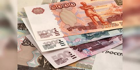 வெளிநாட்டு கடன்களை செலுத்த இயலாமல் “திவால்” ஆகும் ரஷ்யா? காரணம் இதுதானா?