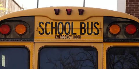 பள்ளி வாகனங்களில் கேமிராக்கள் சென்சார் பொருத்தும் சட்டதிருத்தம் - தமிழக அரசு அறிவிப்பு