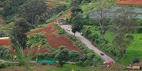 கூகுள் மேப்ஸ்ல இருந்தே இந்த ரோட்டை எடுக்கணும்! - ஆபத்தான கல்லட்டி சாலை