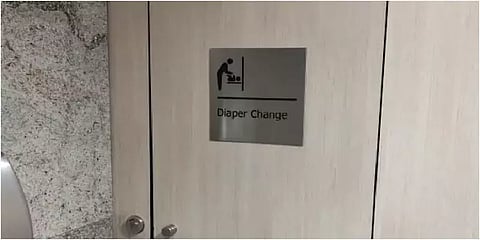 ஆண்கள் கழிவறையில் டையப்பர் ஸ்டேஷன்: பெண்களின் பாராட்டை பெற்ற பெங்களூரு ஏர்போர்ட் நிர்வாகம்