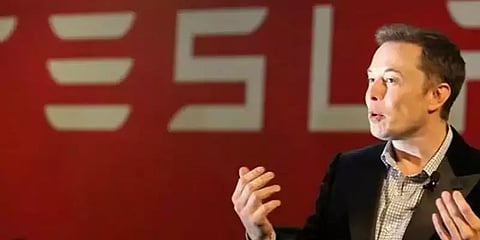 எலான் மஸ்க்கின் டெஸ்லா நிறுவனத்தில் திடீர் ஆட்குறைப்பு... என்ன காரணம்?