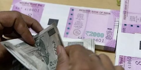 மாணவிகளே முந்துங்கள்... மாதம் ரூ.1000 உதவித்தொகைக்கு விண்ணப்பிக்க இன்றே கடைசிநாள்