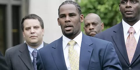 ரசிகைகளுக்கு தொடர்ந்து பாலியல் கொடுமை.. கிராமி விருது வென்ற பாப் பாடகருக்கு 30 ஆண்டு சிறை!