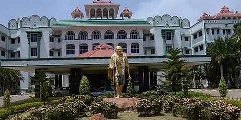 காலிப் பணியிடங்களில் தற்காலிக ஆசிரியர் நியமனத்திற்கு இடைக்கால தடை! - நீதிமன்றம்