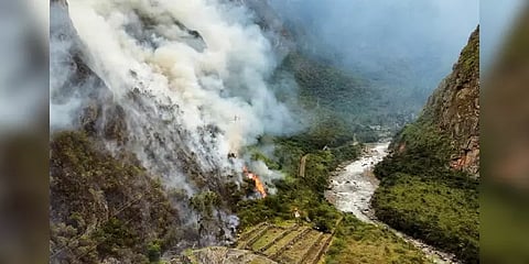 உலகின் 7 அதிசயங்களில் ஒன்றான மச்சு பிச்சுவை நெருங்கும் காட்டுத் தீ!