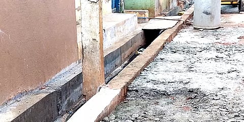 இப்படியெல்லாமா கால்வாய் கட்டுவீங்க? ஆம்பூரில் சர்ச்சையில் சிக்கிய ஒப்பந்ததாரர்