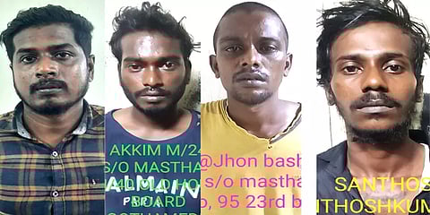 சென்னை: தொடர் செயின் பறிப்பில் ஈடுபட்டு வந்ததாக 4 பேர் கைது