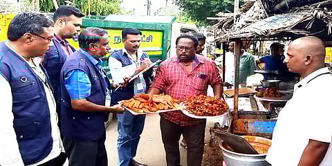 அதிகாரிகளின் ஆய்வில் சிக்கிய 100 கிலோ ரசாயனம் தடவிய மீன்கள் பறிமுதல்