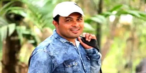 40 பெண்களுக்கு பாலியல் தொல்லை - கர்நாடகாவில் தேடப்படும் பள்ளி ஆசிரியர்!