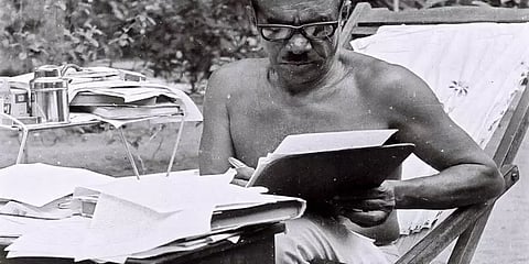 கதைகளின் சுல்தான் வைக்கம் முகமது பஷீர்; எள்ளல் நாயகனை கொண்டாடுவோம்.!