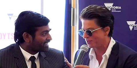 பாலிவுட் பாட்ஷாவுக்கே பயம் காட்டப்போகிறார் விஜய் சேதுபதி? உச்சகட்ட உற்சாகத்தில் ரசிகர்கள்