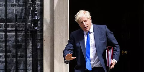 கட்சிக்குள் எழும் கலகக்குரல்! இங்கிலாந்து பிரதமர் போரிஸ் ஜான்சன் பதவி தப்புமா?