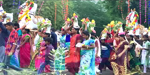 கிடா விருந்துடன் கோலாகலமாக நடைபெற்ற அறந்தாங்கி அய்யனார் கோவில் புரவி எடுப்பு திருவிழா!