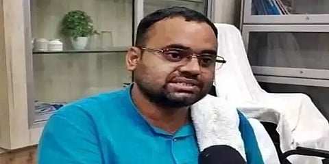 “வேலையே செய்யல சம்பளம் எதற்கு”.. ரூ.23.82 லட்சத்தை திருப்பி கொடுத்த ஆச்சர்ய பேராசிரியர்!