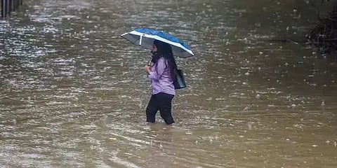 வெள்ளத்தில் தத்தளிக்கும் மும்பை மாநகர் - இனி வரும் நாள்களில் வானிலை எப்படி?