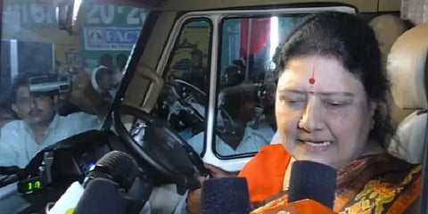 ``நான் தான் அதிமுகவின் பொதுச் செயலாளர்” - சசிகலா தடாலடி பேட்டி!