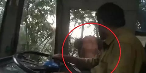 பேருந்தை பார்த்து பீறிட்டு கத்திய ஒற்றை காட்டு யானை... அலறிய பயணிகள்!