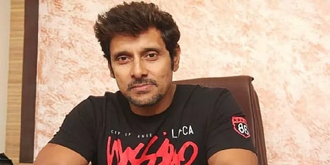 நடிகர் விக்ரமுக்கு மாரடைப்புனு யார் சொன்னது? - விளக்கம் கொடுத்த மேனேஜர்!