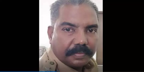 கொலையை தற்கொலையாக மாற்றிய இன்ஸ்பெக்டர் - திருச்செந்தூரில் பணியிடை நீக்கம்