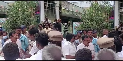 மொத்த வாக்கு 289!பதிவானதோ 329! உள்ளாட்சி இடைத்தேர்தலில் கூடுதல் வாக்குகள் பதிவானதாக புகார்