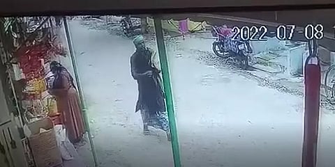 ‘பில்லி, சூனியம் இருக்கு’- பரிகார பூஜை எனக்கூறி வயதான பெண்ணுக்கு நடந்த பரிதாபம்