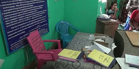 பணி நேரத்தில் நீண்ட நேரம் ஆப்சென்ட் ஆன அரசு மருத்துவர்.. நூற்றுக்கணக்கான நோயாளிகள் அவதி!