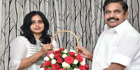 ஓபிஎஸ் ஒரு பச்சைத் துரோகி - சசிரேகா ஆவேசம்