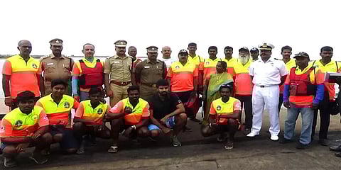 ‘கடலில் அந்நிய சக்தியா’? மீனவர்களுக்கு அட்வைஸ் கொடுத்த சாகச குழுவினர்