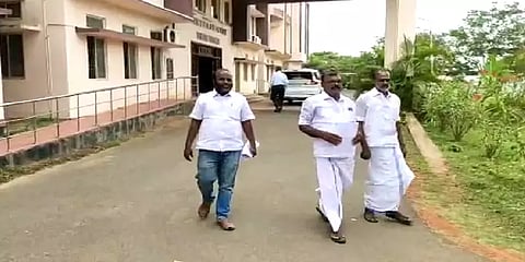 முன்னாள் அமைச்சர் காமராஜ் உள்ளிட்ட 3 பேர் மீது மோசடி மற்றும் கொலை முயற்சி புகார்