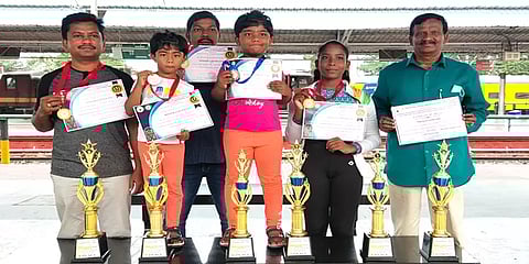 தேசிய அளவிலான யோகா போட்டி: பதக்கங்களை வென்ற மாணவர்களுக்கு உற்சாக வரவேற்பு