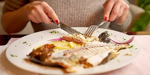 கடல் உணவுப்பிரியரா? - அப்போ சாப்பிடும் முன் இதை கண்டிப்பா தெரிஞ்சுக்கோங்க!